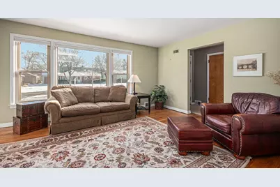 808 S Vail Avenue, Arlington Heights, IL 60005 - Photo 3