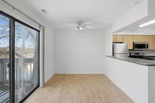 209 W Ct of Shorewood, Vernon Hills, IL 60061 - Photo 9