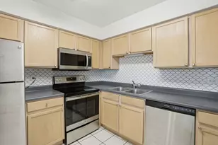 209 W Ct of Shorewood, Vernon Hills, IL 60061 - Photo 11