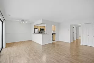 209 W Ct of Shorewood, Vernon Hills, IL 60061 - Photo 7