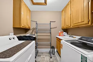 1404 Amy Ln, Libertyville, IL 60048 - Photo 27