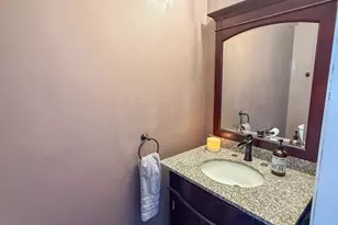 1404 Amy Ln, Libertyville, IL 60048 - Photo 5