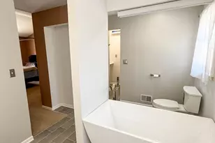 1404 Amy Ln, Libertyville, IL 60048 - Photo 29