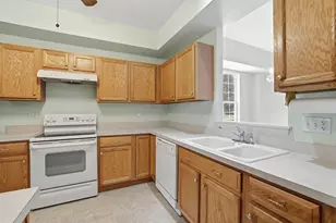 13984 Chanwahon Rd, Huntley, IL 60142 - Photo 5