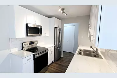 10 Oak Avenue #210, Westmont, IL 60559 - Photo 5