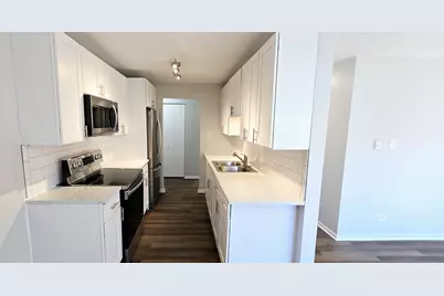 10 Oak Avenue #210, Westmont, IL 60559 - Photo 3