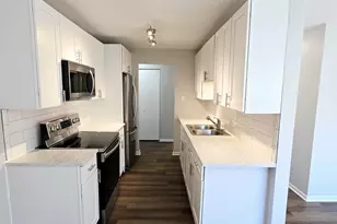 10 Oak Ave, Westmont, IL 60559 - Photo 3