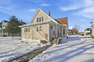 309 W Curtis St, Grant Park, IL 60940 - Photo 1