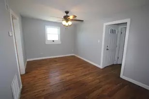 2963 W Nelson St, Chicago, IL 60618 - Photo 13