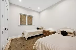 2136 N Cleveland Ave, Chicago, IL 60614 - Photo 33