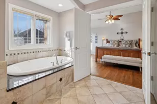 594 S Fairfield Ave, Elmhurst, IL 60126 - Photo 21