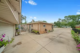 3048 Sherwood Ave, Markham, IL 60428 - Photo 23