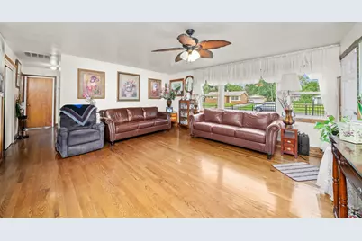 3048 Sherwood Avenue, Markham, IL 60428 - Photo 7