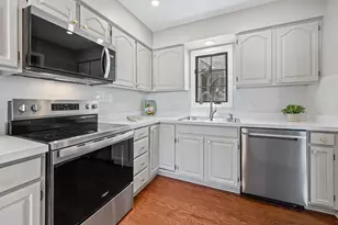 1427 Shire Cir, Inverness, IL 60067 - Photo 11