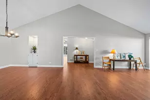 1427 Shire Cir, Inverness, IL 60067 - Photo 9