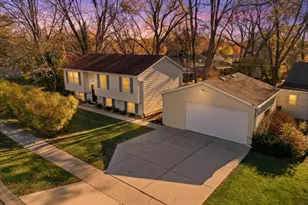 121 E Clarendon Dr, Round Lake Beach, IL 60073 - Photo 1