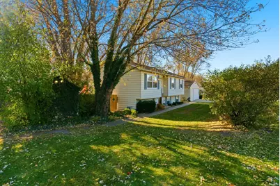 121 E Clarendon Drive, Round Lake Beach, IL 60073 - Photo 29