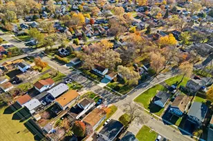 121 E Clarendon Dr, Round Lake Beach, IL 60073 - Photo 37