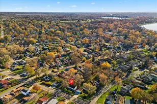 121 E Clarendon Dr, Round Lake Beach, IL 60073 - Photo 39