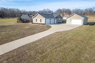 125 Old Bloomfield Rd, Vienna, IL 62995 - Photo 9