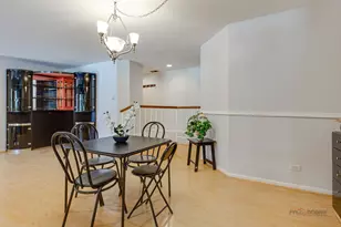 1025 Cottonwood Ct, Wheeling, IL 60090 - Photo 11