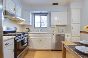 1025 Cottonwood Ct, Wheeling, IL 60090 - Photo 13