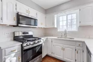 923 Ontario Dr, Romeoville, IL 60446 - Photo 3