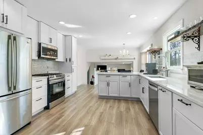 19 Golfview Lane, Lake Barrington, IL 60010 - Photo 9