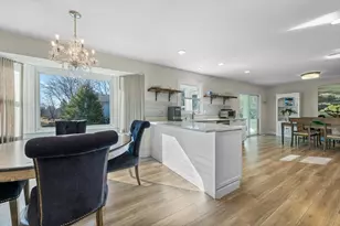 19 Golfview Ln, Lake Barrington, IL 60010 - Photo 11