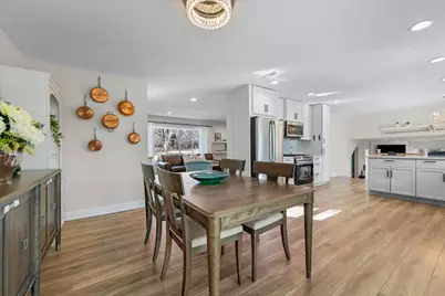 19 Golfview Lane, Lake Barrington, IL 60010 - Photo 7