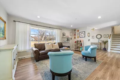 19 Golfview Lane, Lake Barrington, IL 60010 - Photo 3