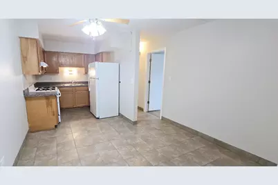 318 W Naperville Road #8, Westmont, IL 60559 - Photo 5