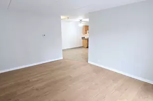 318 W Naperville Rd, Westmont, IL 60559 - Photo 9