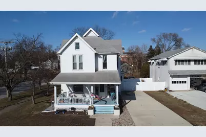 128 W Mulberry Street, Watseka, IL 60970 - Photo 1