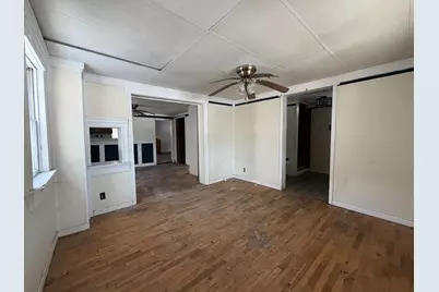 1021 Jefferson Avenue, Charleston, IL 61920 - Photo 9