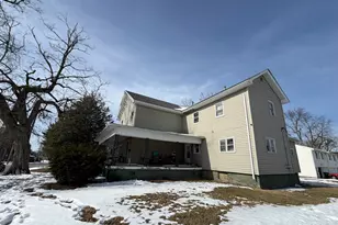 1021 Jefferson Ave, Charleston, IL 61920 - Photo 31