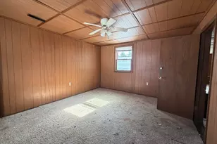 1021 Jefferson Ave, Charleston, IL 61920 - Photo 21