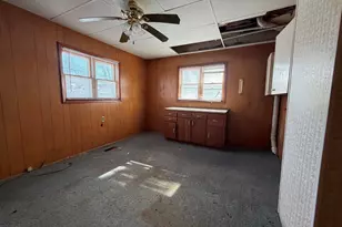 1021 Jefferson Ave, Charleston, IL 61920 - Photo 19