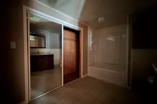 1021 Jefferson Ave, Charleston, IL 61920 - Photo 29