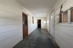 1021 Jefferson Ave, Charleston, IL 61920 - Photo 7