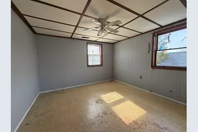 1021 Jefferson Avenue, Charleston, IL 61920 - Photo 27