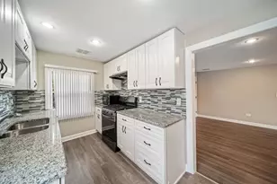 7949 Newland Ave, Burbank, IL 60459 - Photo 11