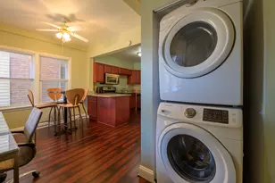 2436 W Fillmore St, Chicago, IL 60612 - Photo 17