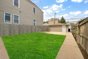 2302 N Hamlin Ave, Chicago, IL 60647 - Photo 35