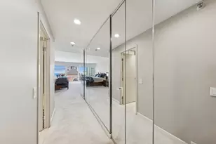 100 E Huron St, Chicago, IL 60611 - Photo 21