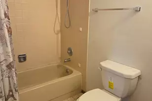 210 Hazelwood Dr, Lindenhurst, IL 60046 - Photo 17