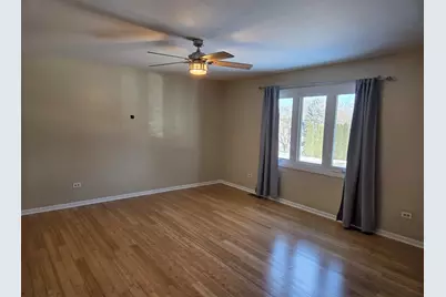 210 Hazelwood Drive, Lindenhurst, IL 60046 - Photo 3
