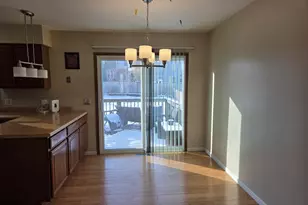 210 Hazelwood Dr, Lindenhurst, IL 60046 - Photo 7