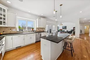 [Address not provided], South Elgin, IL 60177 - Photo 3