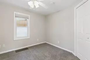 147 Caroline St, East Peoria, IL 61611 - Photo 7